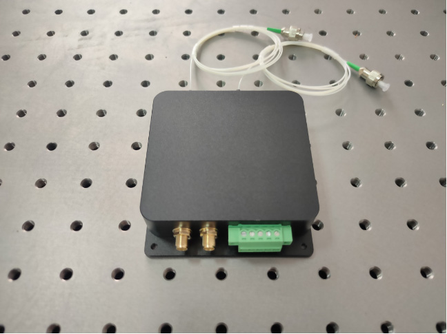 多通道PIN放大光電探測(cè)器圖片