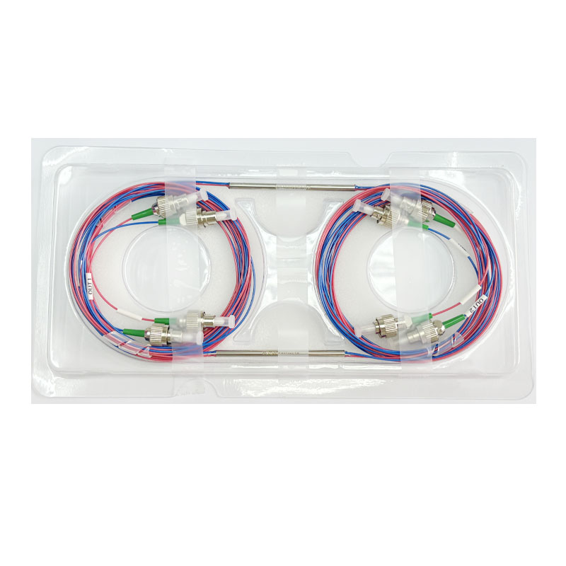 單模拉錐分路器1x2  2x2提供非常低的插入損耗、偏振依賴性低,良好的環(huán)境穩(wěn)定性精確耦合比率從50/50到1/99和纖維類型250um裸纖,3毫米和900μm松管纖維非常緊密的一致性。