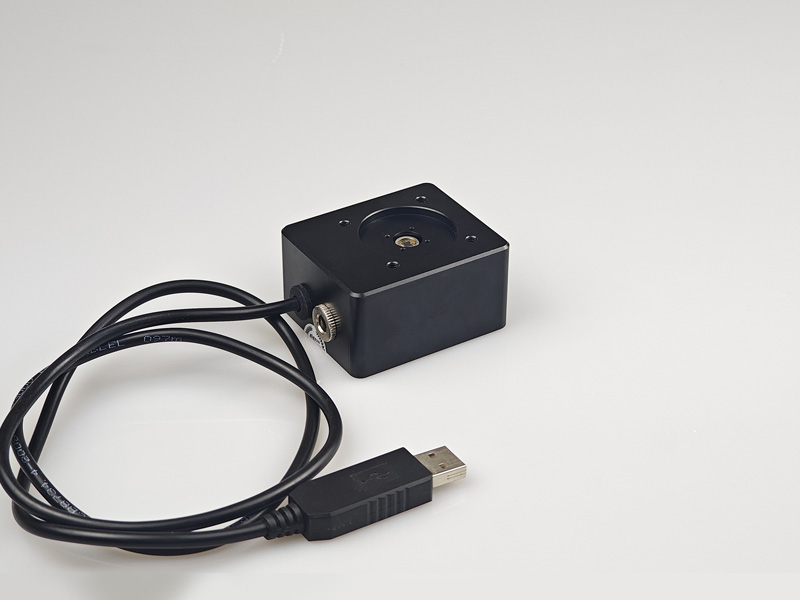 FLD01光電探測(cè)器采用大跨阻放大器，內(nèi)部集成ADC和MCU，可將采集到的光電信號(hào)轉(zhuǎn)換成數(shù)字量，通過串口傳輸?shù)诫娔X，用來分析/顯示等